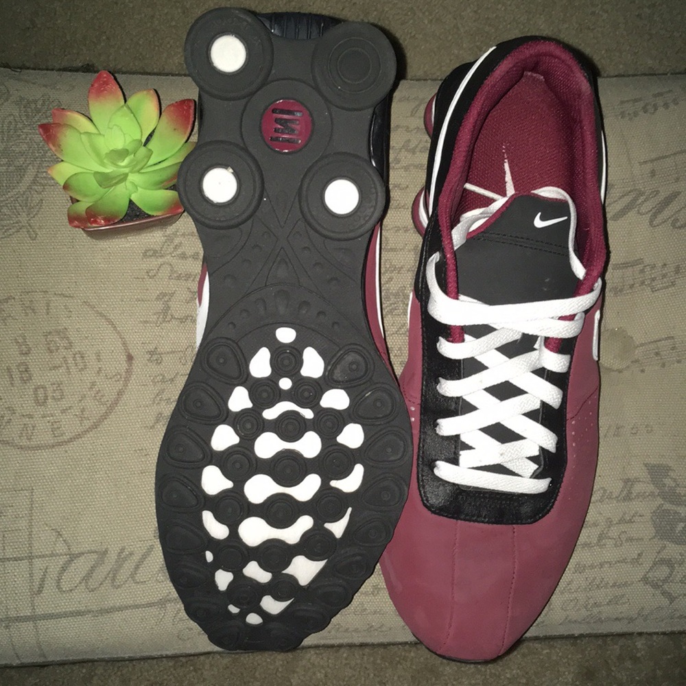 SOLD!! Nike Athletic Shoes - Picture 2 of 5